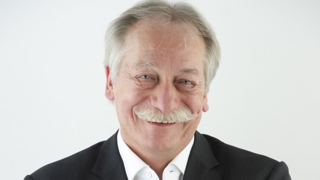 Aus Gläsern werden Medien - Thomas Koch berät seit 2011 mit Tk-one Unternehmen, Medien und Agenturen - Quelle: Clap Bruchhaus & Ingenweyen